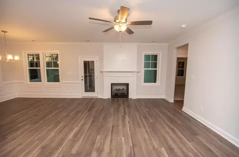 136 Shadybrook Dr, Benson, NC 27504 photo 3