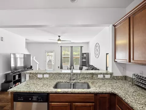21 Moss Grove Ln, Durham, NC 27703 photo 4