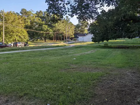 634 Vance St E, Wilson, NC 27893 photo 2