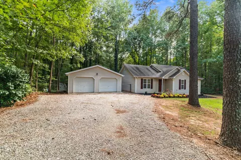 105 Dover Cir, Selma, NC 27576 photo 3