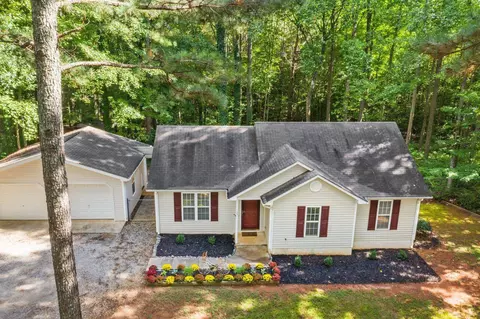 105 Dover Cir, Selma, NC 27576 photo 2