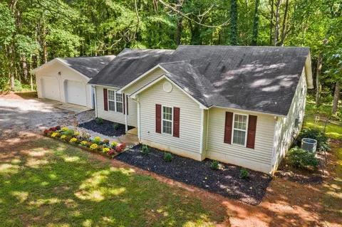 105 Dover Cir, Selma, NC 27576 photo 1