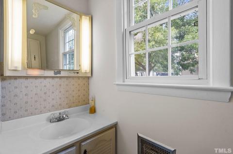 407 Belmont Dr, Durham, NC 27703 photo 17
