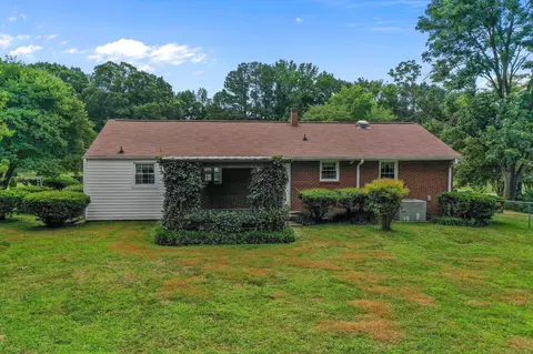 407 Belmont Dr, Durham, NC 27703 photo 5