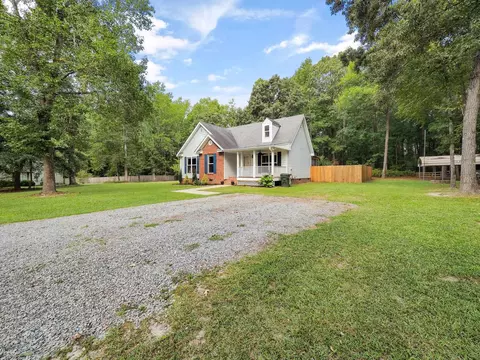 208 Grant Ct, Selma, NC 27576 photo 4