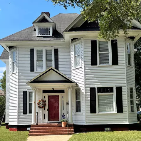 604 Washington Ave, Weldon, NC 27890 photo 1