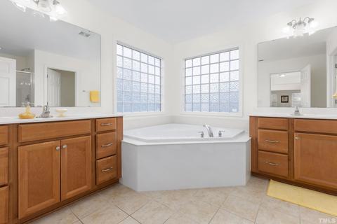 117 Dumbledore Ct, Cary, NC 27519 photo 25