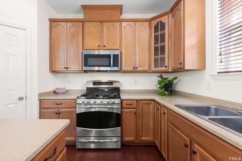 117 Dumbledore Ct, Cary, NC 27519 photo 11