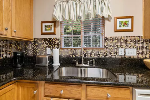 34 Edgebrook Cir, Durham, NC 27703 photo 9