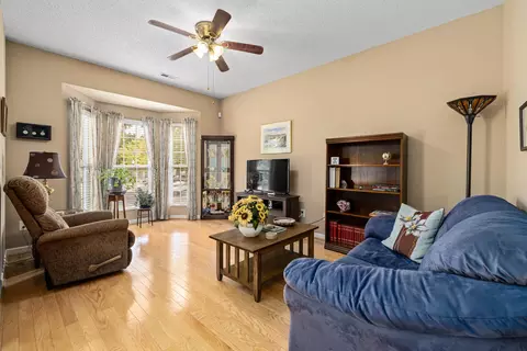 34 Edgebrook Cir, Durham, NC 27703 photo 3