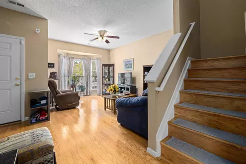 34 Edgebrook Cir, Durham, NC 27703 photo 4