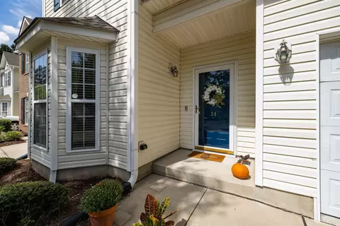 34 Edgebrook Cir, Durham, NC 27703 photo 2