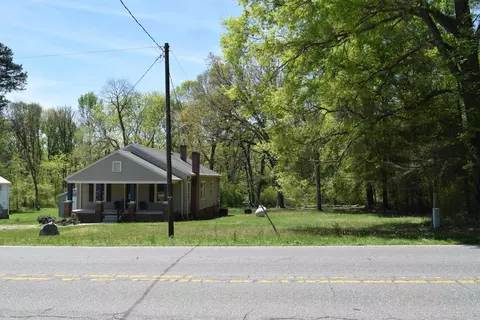 636 S Staley St, Staley, NC 27355 photo 3