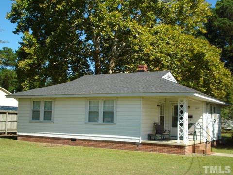 1502 Denim Dr, Erwin, NC 28339 photo 2