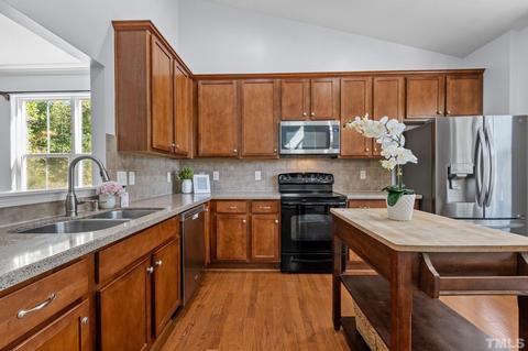 1107 Oak Park Dr, Durham, NC 27703 photo 5