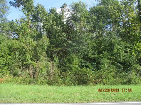 1305 Tear Shirt Rd, Warsaw, NC 28398