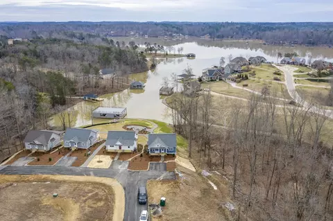 93 Little Dipper Dr, Semora, NC 27343