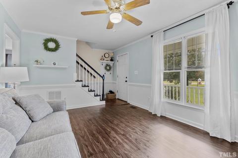 204 William Dr, Benson, NC 27504 photo 3