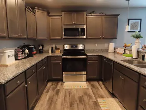 207 E Holmes St, Benson, NC 27504 photo 4