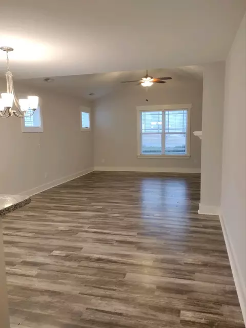 207 E Holmes St, Benson, NC 27504 photo 14