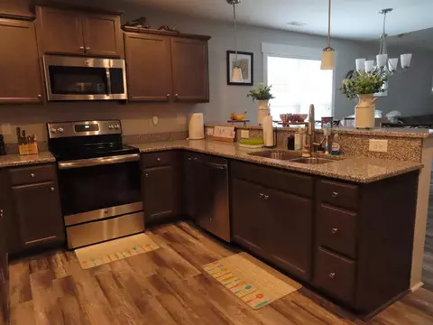 207 E Holmes St, Benson, NC 27504 photo 5