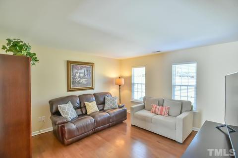 8 Biltmore Pl, Durham, NC 27712 photo 3