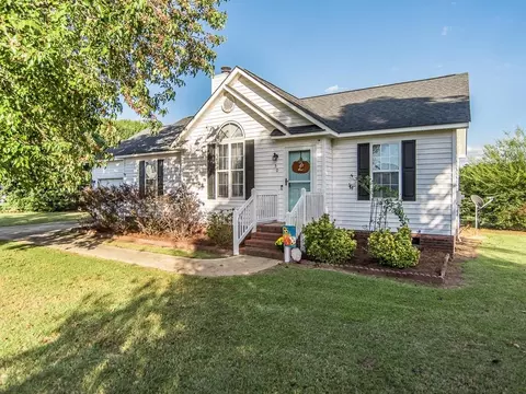 50 Waterfall Ct, Erwin, NC 28339 photo 2