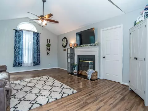 50 Waterfall Ct, Erwin, NC 28339 photo 4