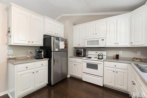 25 Atlantic Ave, Benson, NC 27504 photo 7