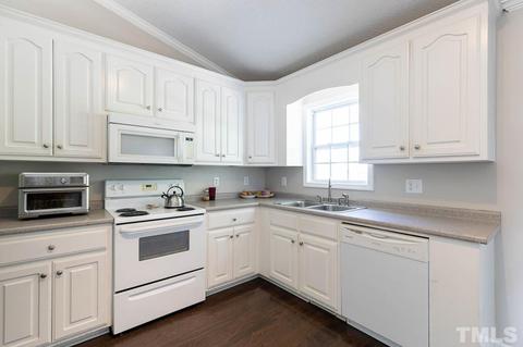 25 Atlantic Ave, Benson, NC 27504 photo 9
