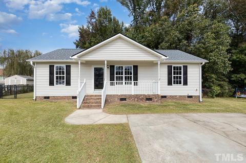 25 Atlantic Ave, Benson, NC 27504 photo 2