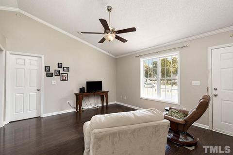25 Atlantic Ave, Benson, NC 27504 photo 5