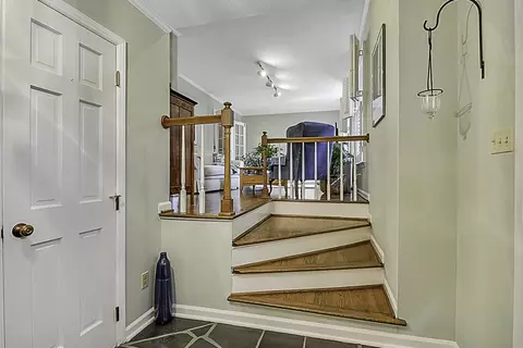 605 Compton Rd, Raleigh, NC 27609 photo 4