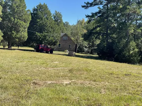 610 Thomas Rd, Henderson, NC 27537