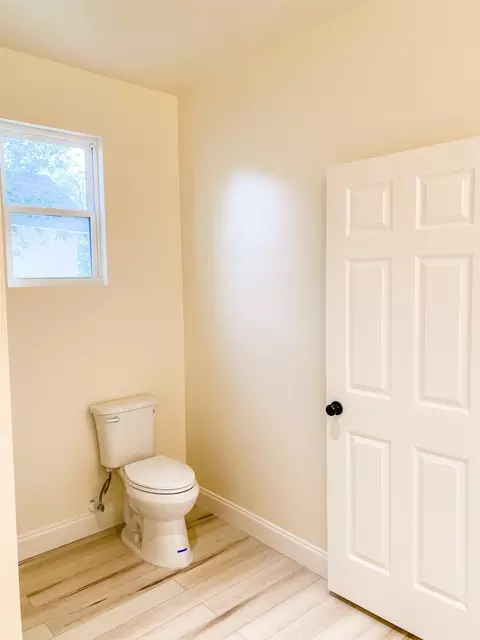 Bath - 1305 N Hyde Park, Durham, NC 27701 photo 4 of 7
