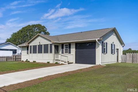 123 Holly Ave, Dunn, NC 28334 photo 2