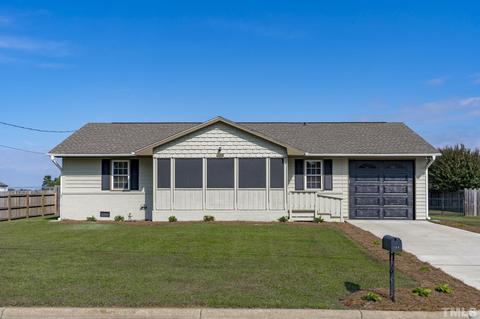123 Holly Ave, Dunn, NC 28334 photo 1