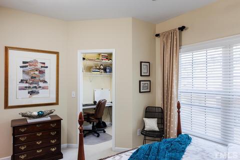 8 Scottish Ln, Durham, NC 27707 photo 12