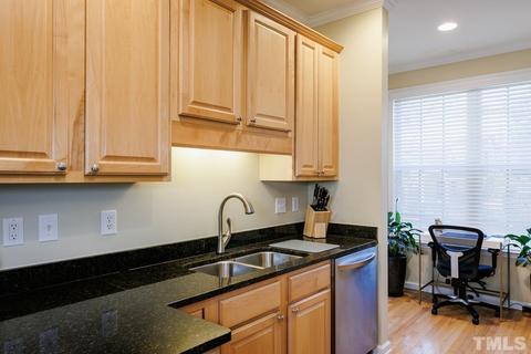 8 Scottish Ln, Durham, NC 27707 photo 21