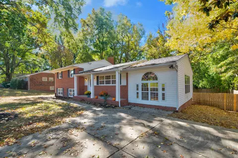 618 Starmont Dr, Durham, NC 27705 photo 2
