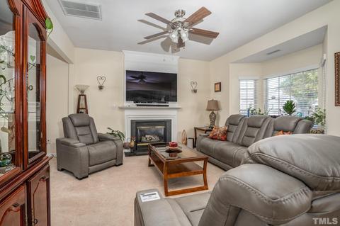 411 Sapphire Dr, Durham, NC 27703 photo 3