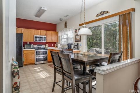 411 Sapphire Dr, Durham, NC 27703 photo 8