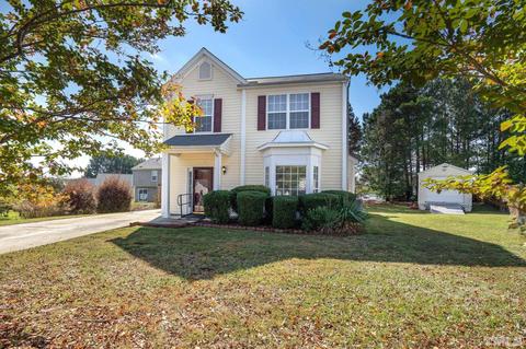 411 Sapphire Dr, Durham, NC 27703 photo 2