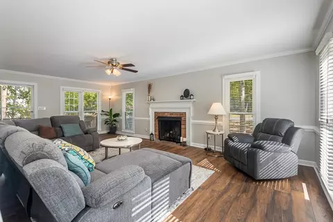 700 Valley Dr, Durham, NC 27704 photo 9