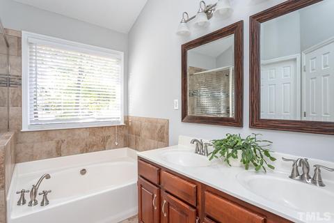 3548 Singleleaf Ln, Raleigh, NC 27616 photo 9