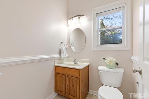 907 Belmont Dr, Durham, NC 27703 photo 17