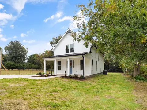 411 Collier St, Smithfield, NC 27577 photo 2