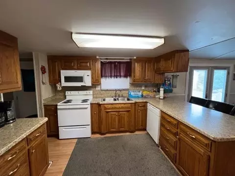 1402 N Johnson St, Benson, NC 27504 photo 10