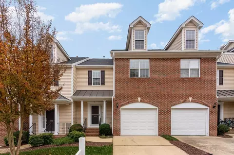 836 Saratoga Dr, Durham, NC 27704 photo 2