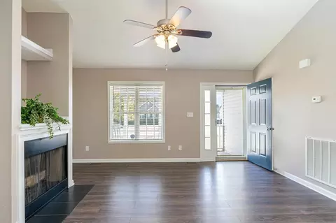 103 Bishop Ln, Dunn, NC 28334 photo 4